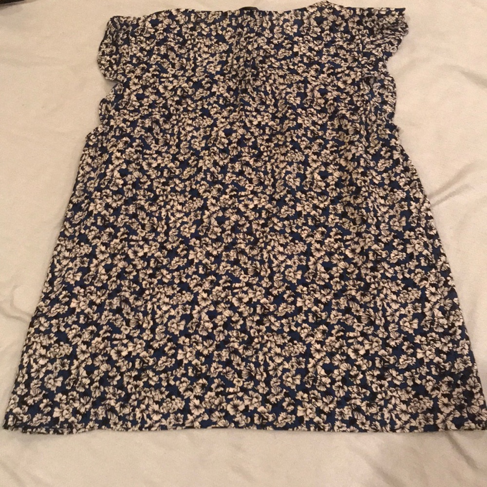J.Crew Navy Floral Top (Size 6)